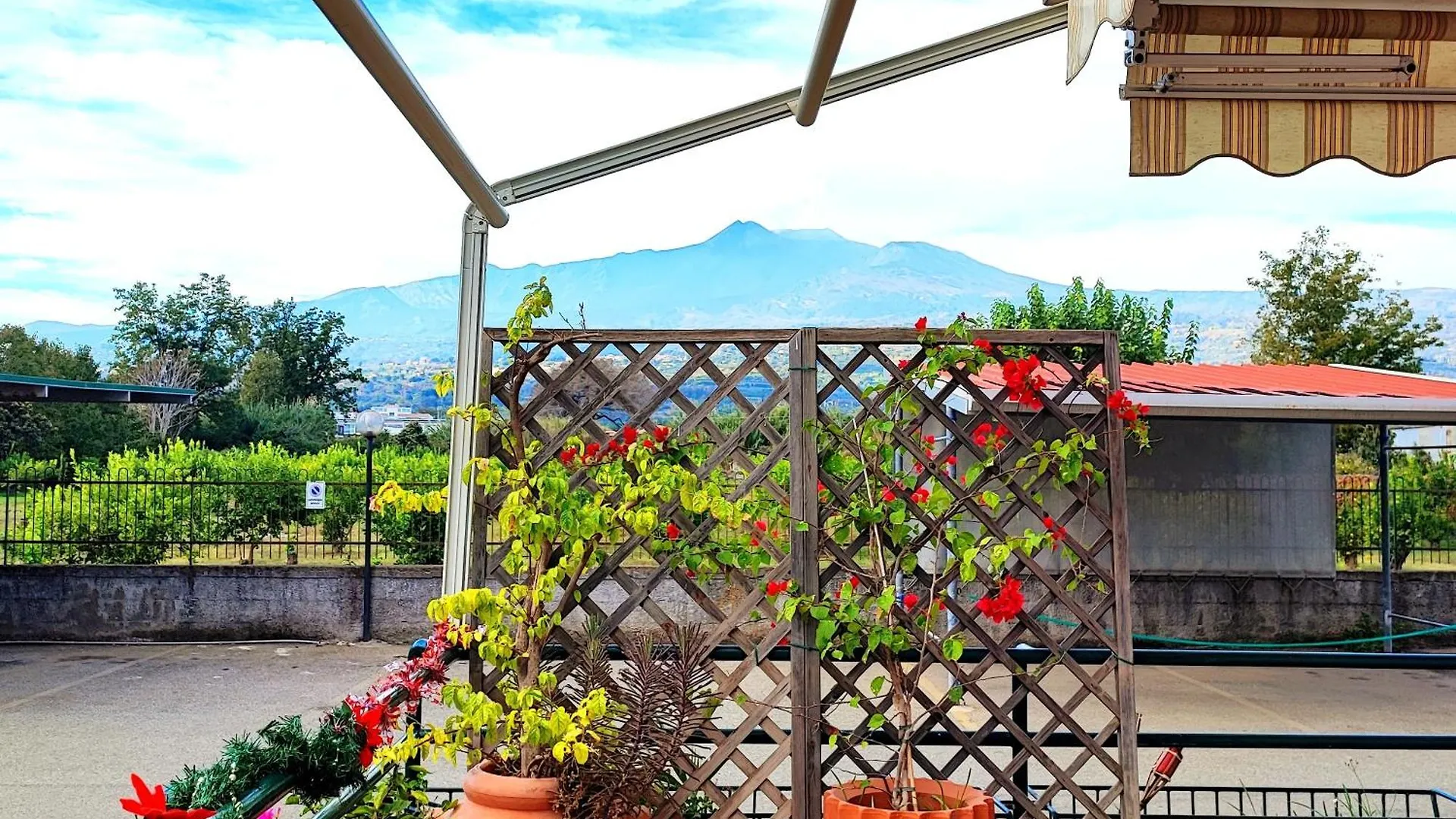Appartamento Sea Garden, fronte mare con piscina Mascali 0*,